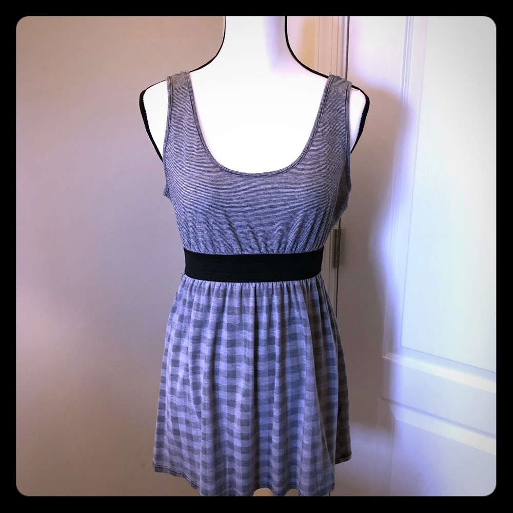 Cute maxi dress; great with leggings